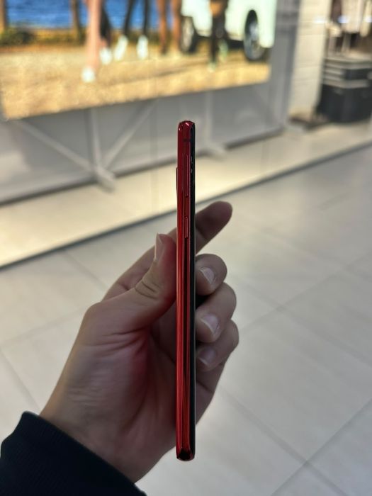 Продам Samsung S10