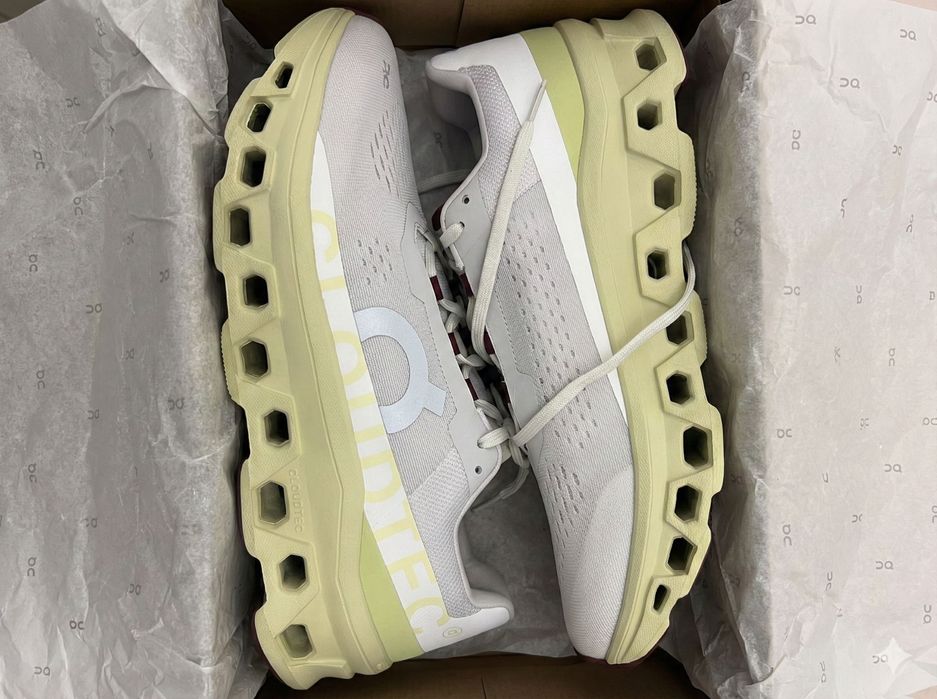 On Cloudmoster обувки