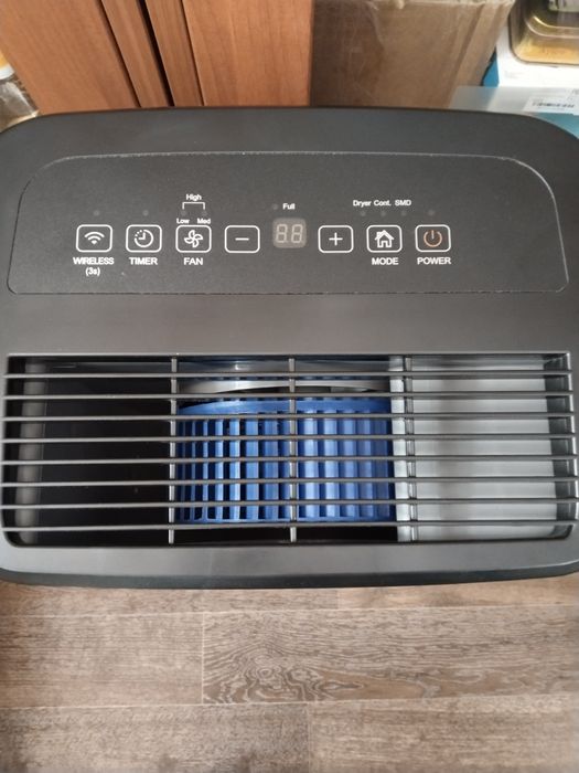 Продам осушитель воздуха Midea