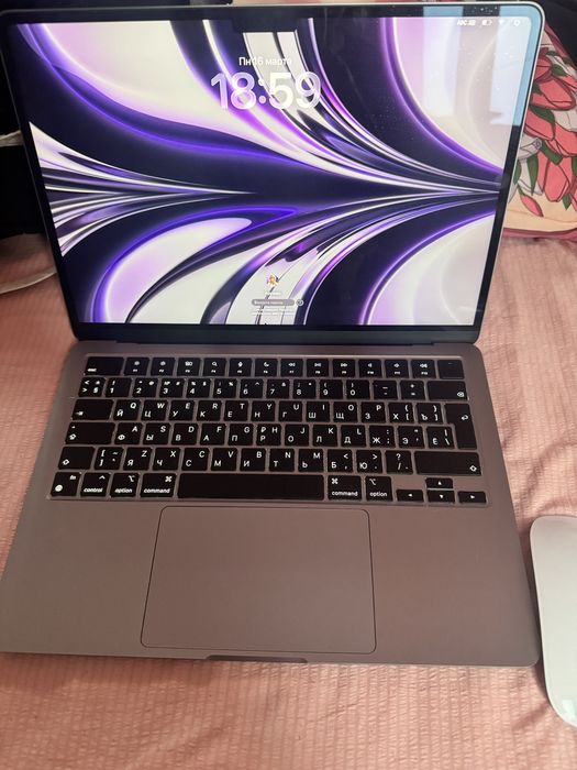 Продам Макбук айр