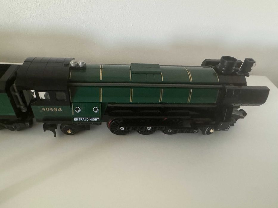 Lego tren/train 10194 Esmerald Night