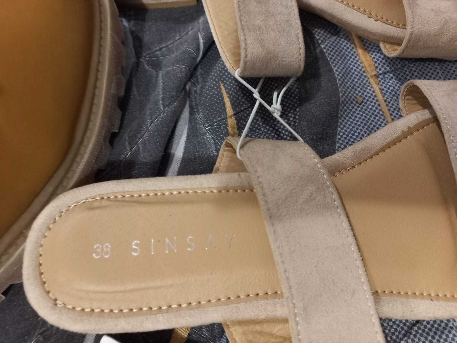 Чисто нови обувки по 10лв /чифт ,номера от 38 до 45