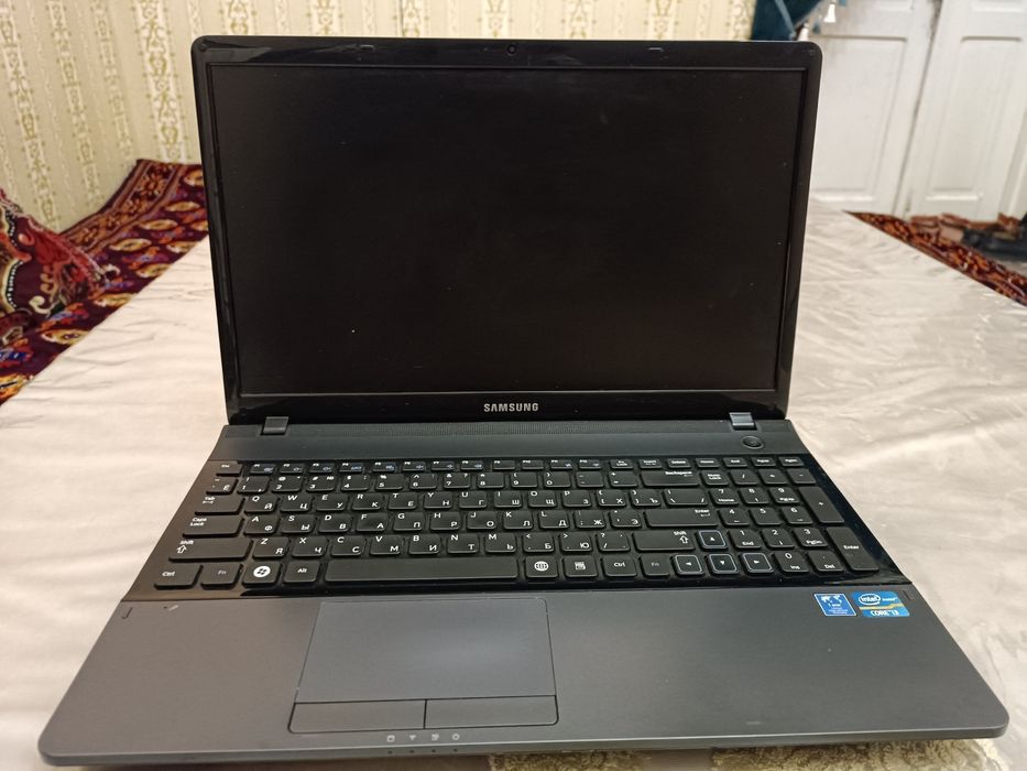 Samsung  Core i3