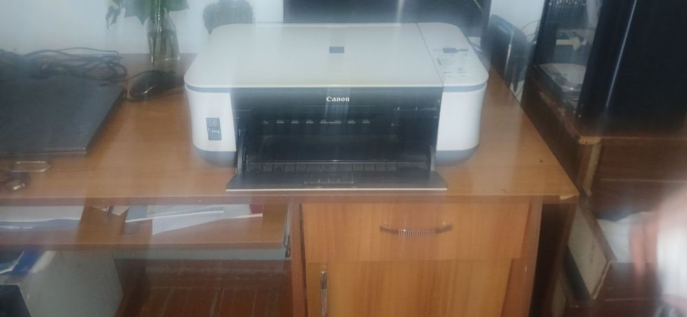 Canon rangli printer sotiladi