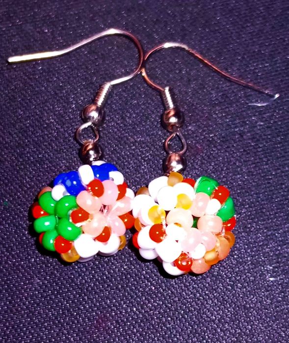 Обици от морски щипки и стъклени синци