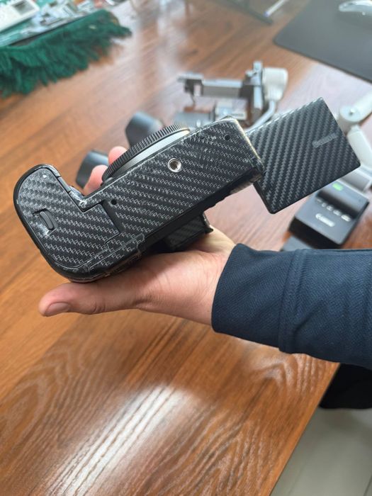 Canon EOS R6 Mark II + 2 ta obyektiv + DJI Ronin RS4 Mini Combo