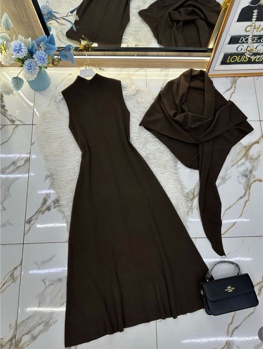 Платье с накидкой