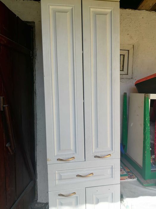 Срочно продам шкаф