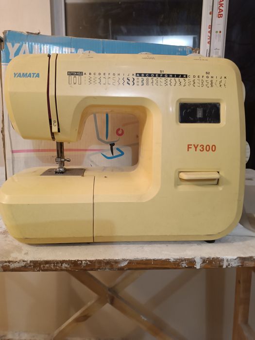 Продам бытовую швейную машинку Yamata