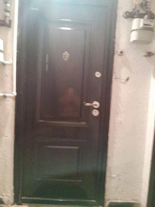 Vând ușă de intrare pentru apartament, în stare bună. Preț negociabil.