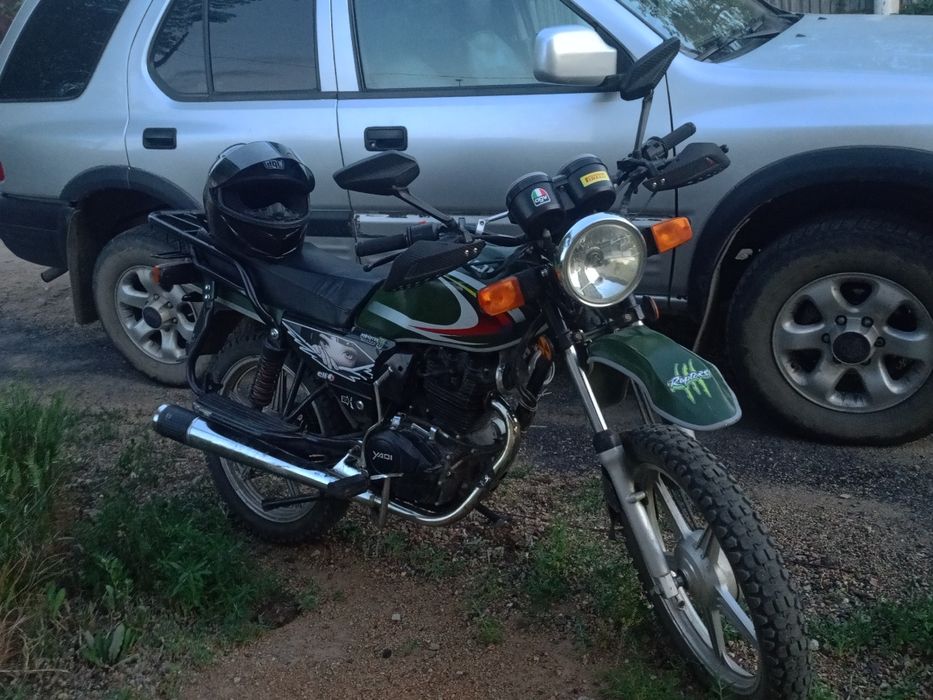 Продам мотоцикл яки 200 CC торг