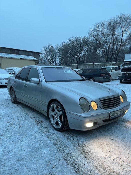 Лобовое стекло Мерседес