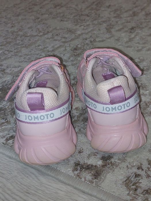 Продам кроссовки и кеды