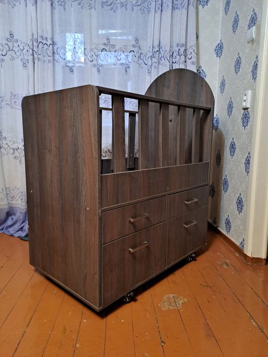 Детская кроватка