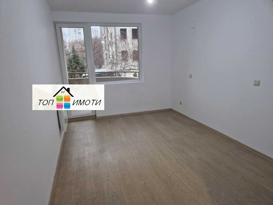 Тристаен апартамент,126 кв.м., в Кършияка, до х-л Санкт Петербург