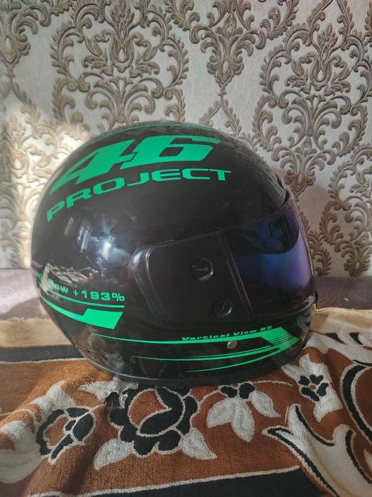 Продам мотошлем хороший