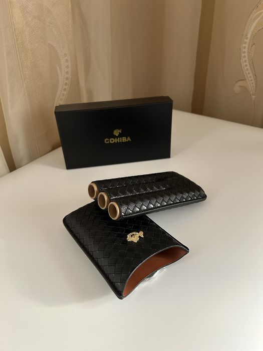 Кожен калъф Cohiba за 3 пури с джоб за резачка – подаръчна кутия