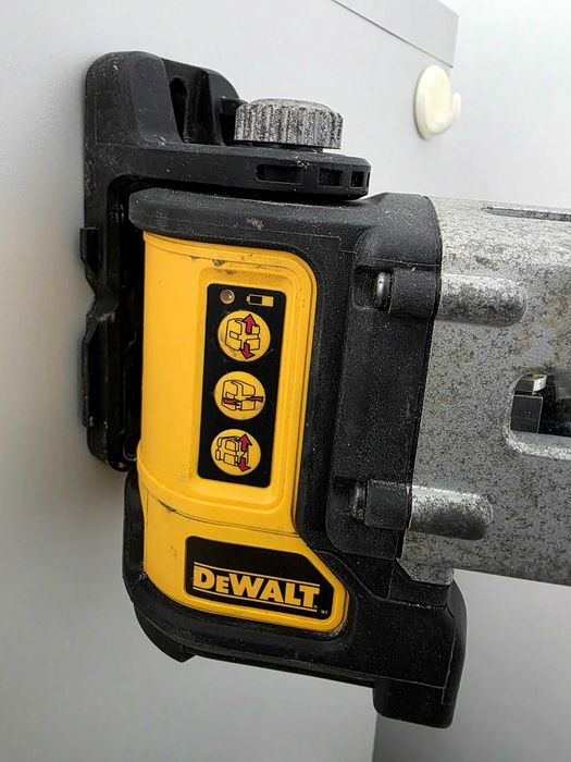 3 линеен Лазерен нивелир Девалт Dewalt DW089