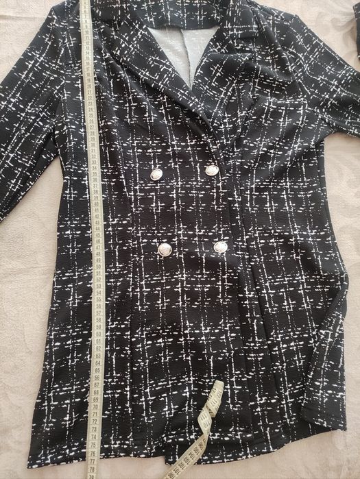 Дамски сако М/Л
М/Л/10лв.д
Без забележки.