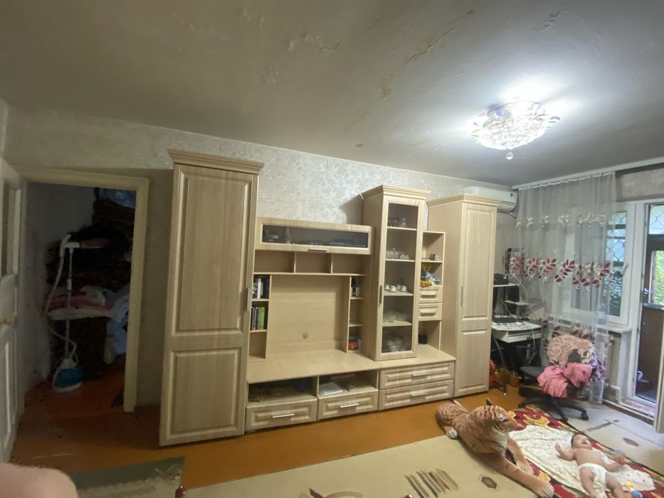 Шкаф для гостиной