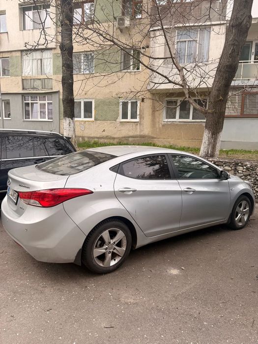 Hyundai Elantra Al doilea proprietar