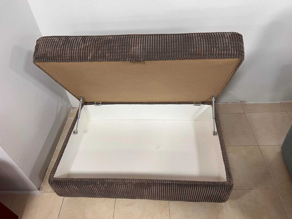 Голяма светло кафява табуретка от плат ракла