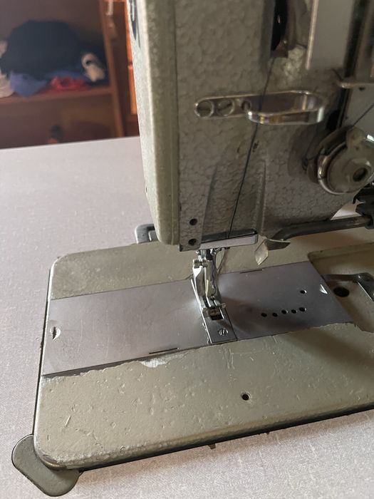 Masina de cusut triplu transport pas 8 mm Durkopp-Adler 267-373 cu servo motor