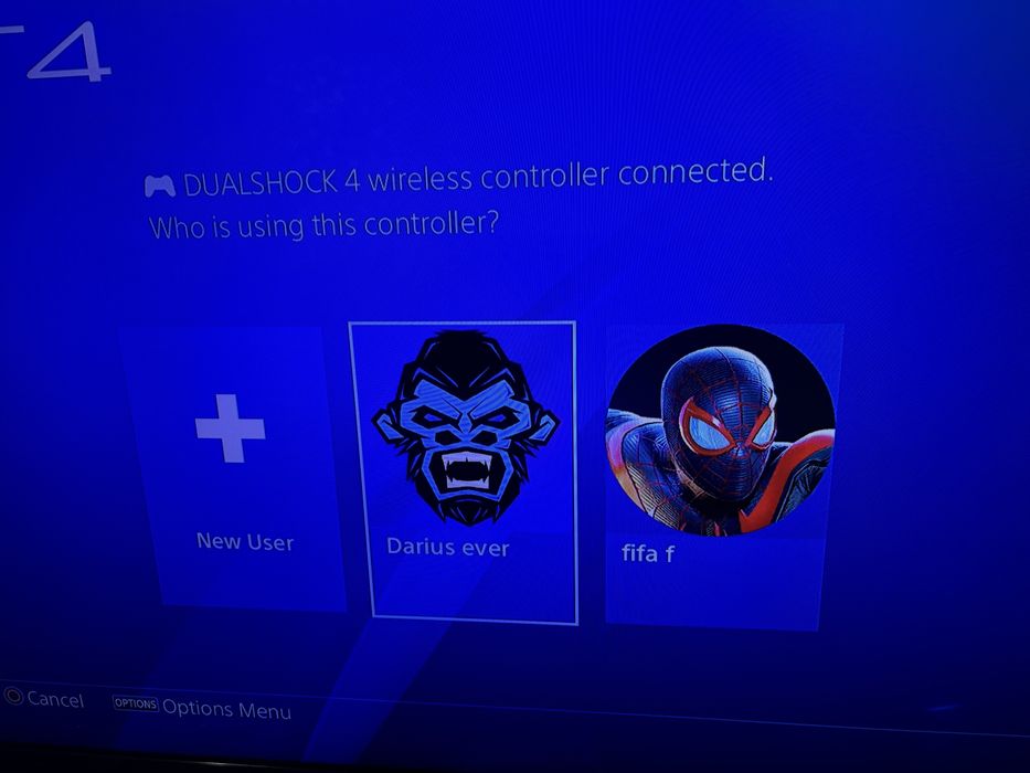 Vand consola PS4