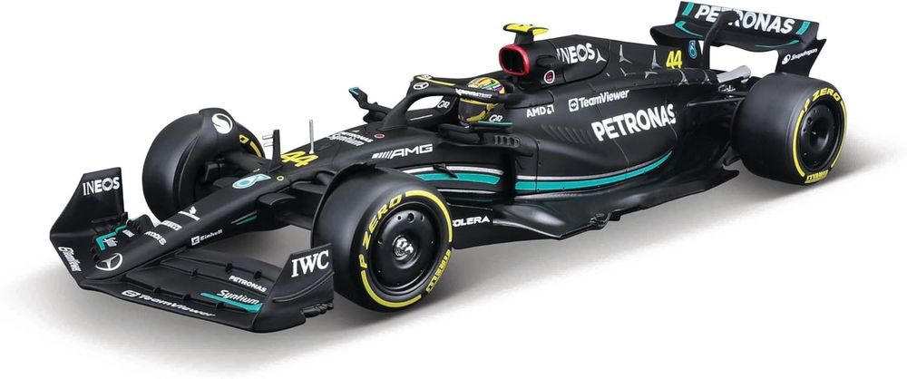 Bburago - модел на кола 1:24 - Mercedes W14 с пилот - Hamilton