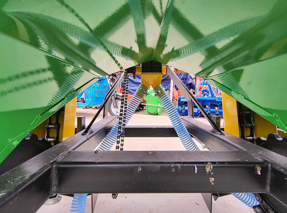 Semanatoare cartofi cu chimic, utilaj plantat cartofi pe 2 randuri