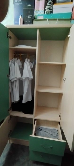 Продам Шкаф , Сервант. в Идеальном состоянии