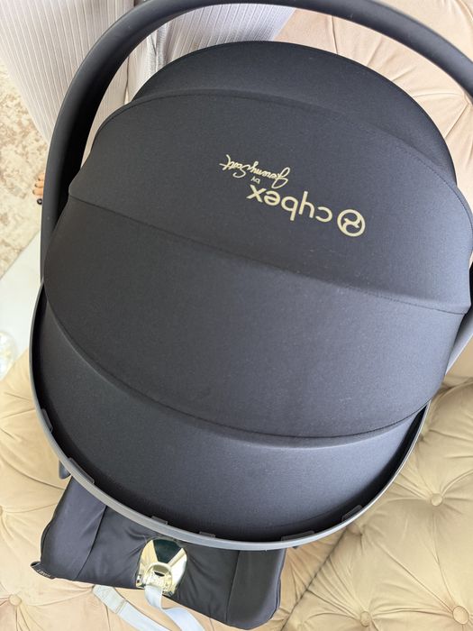 Scoica Cybex by Jeremy Scott Wings