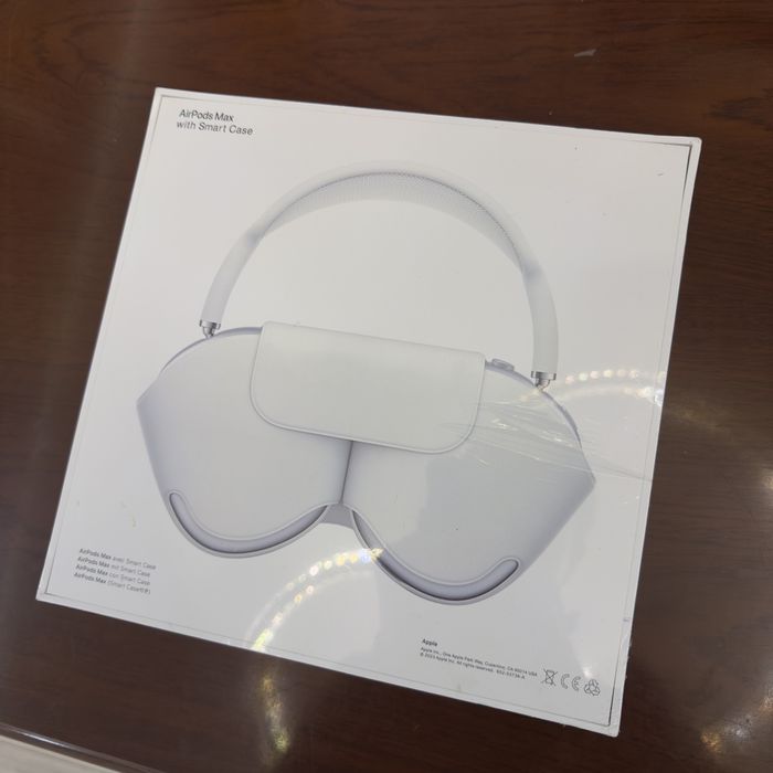 AirPods Max Lux
