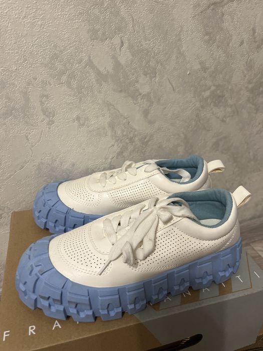 Продам обувь  в отличном состоянии