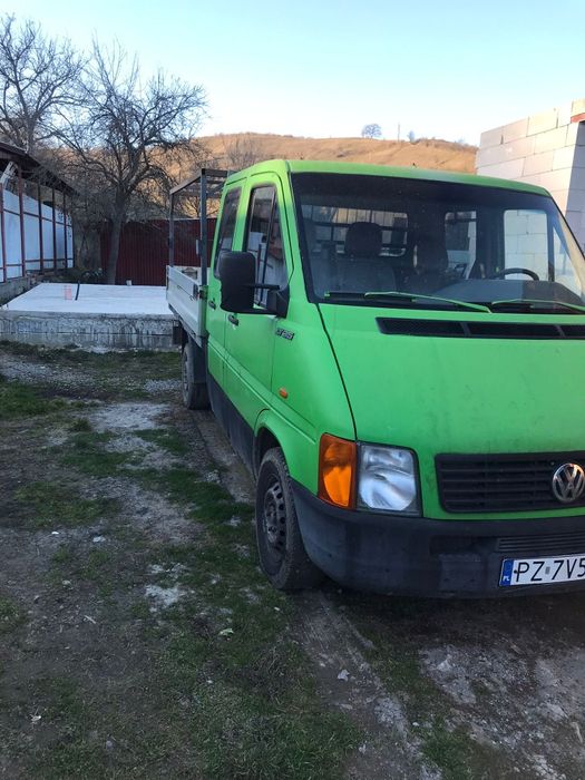De vanzare wolkswagen platforma 6 locuri motor 25 acte valabile mașina e buna nr de telefon 0759476263 prețul este 1500 euro