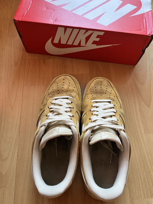 Обувки Nike Air force велур 42 номер