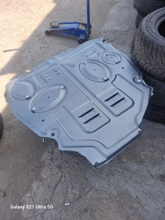 Зашита двигателя и коробки RAV4