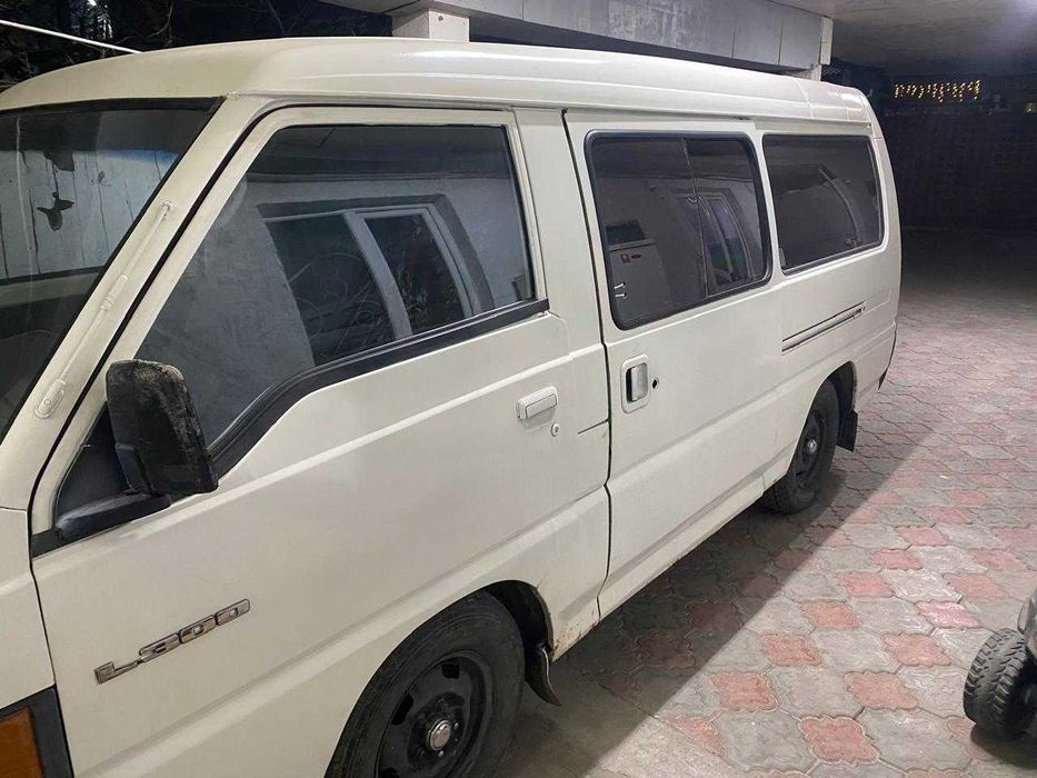 Продам автомашину Мицубисси L 300