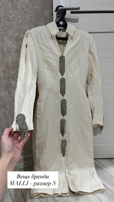 Вечерние платья и костюмы