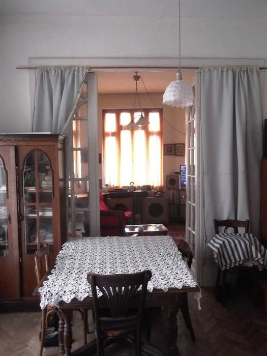 Particular vand vila langa Mall Vitan compusa din 4 apartamente cu intrari separate, colaboram cu agentii imobiliare