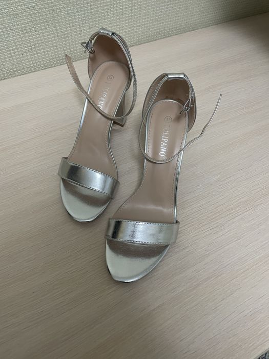 Туфли на каблуке