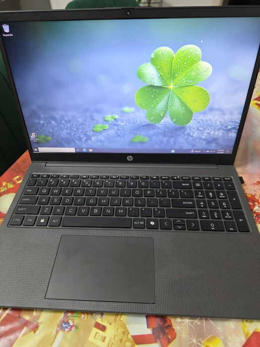 HP 255R G10  Ryzen 5 7535U 16 gb DDR5 EMAG