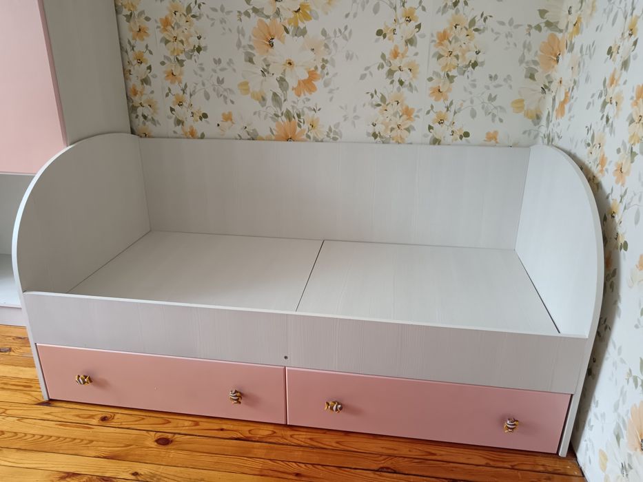 Кровать детская с матрасом