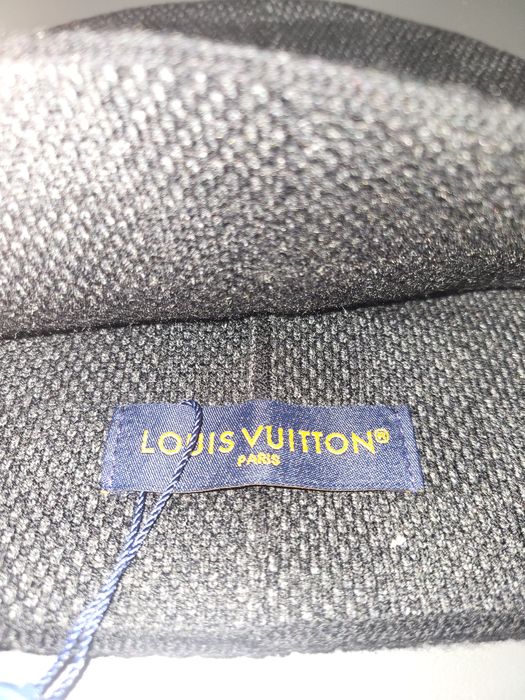 Louis Vuitton шапка черна