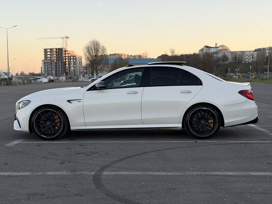 Mercedes-Benz E Vand Mercedes E63s Amg 4matic+ proprietar de noua