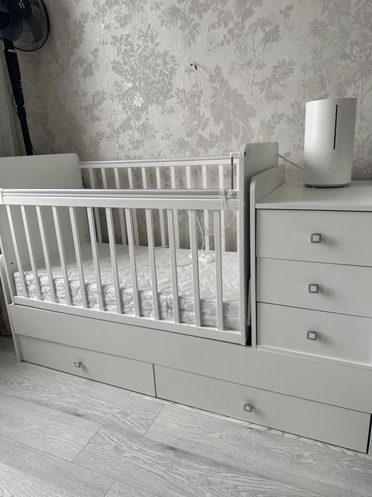 Детская кроватка