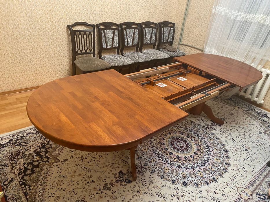 Стол для гостиной