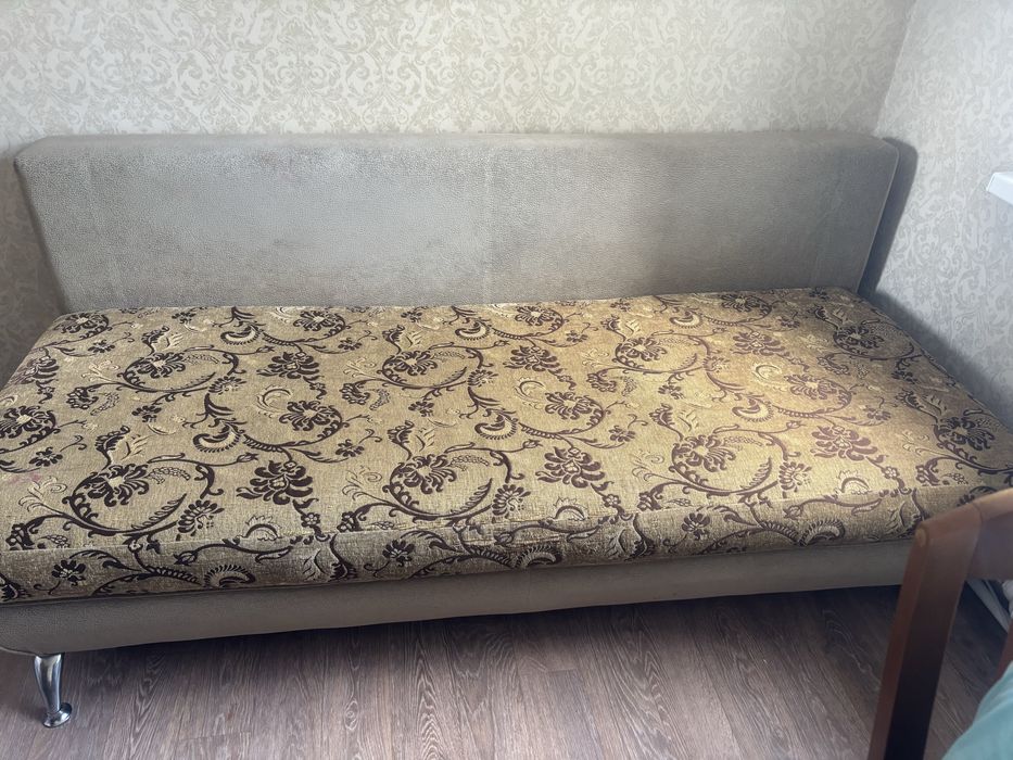 Продам раскладываюший диван