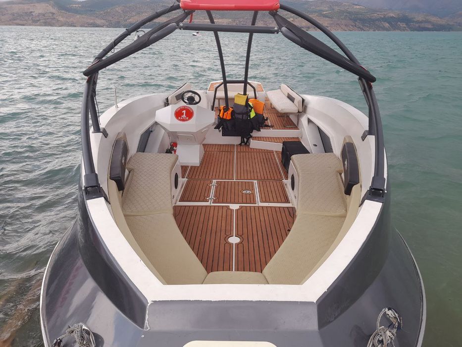 Продается катер.