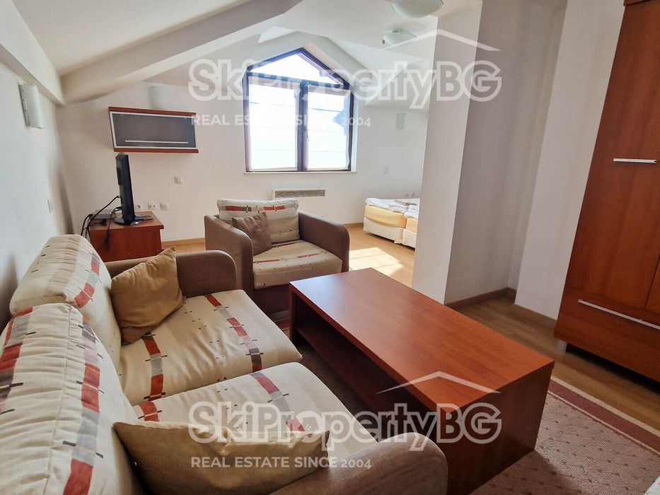 Просторно студио за продажба, на 100 м. от лифта!